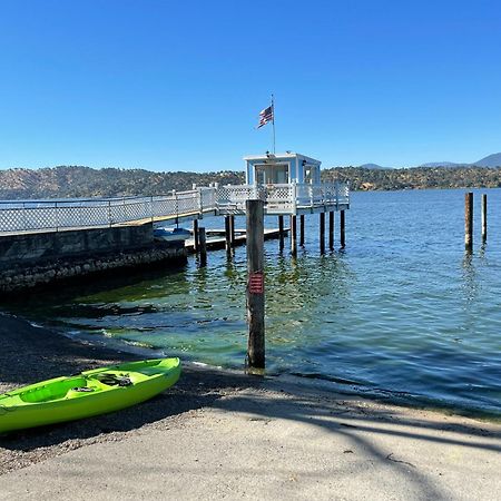 Omeo Clearlake Oaks Hotel Glenhaven Eksteriør billede